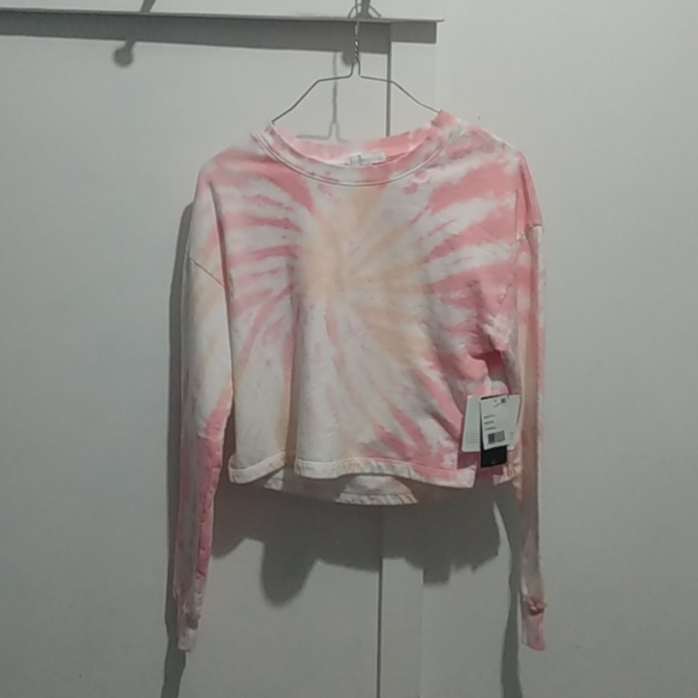 Beyond Yoga weekend Crewneck cropped long sleeve shirt size XS.